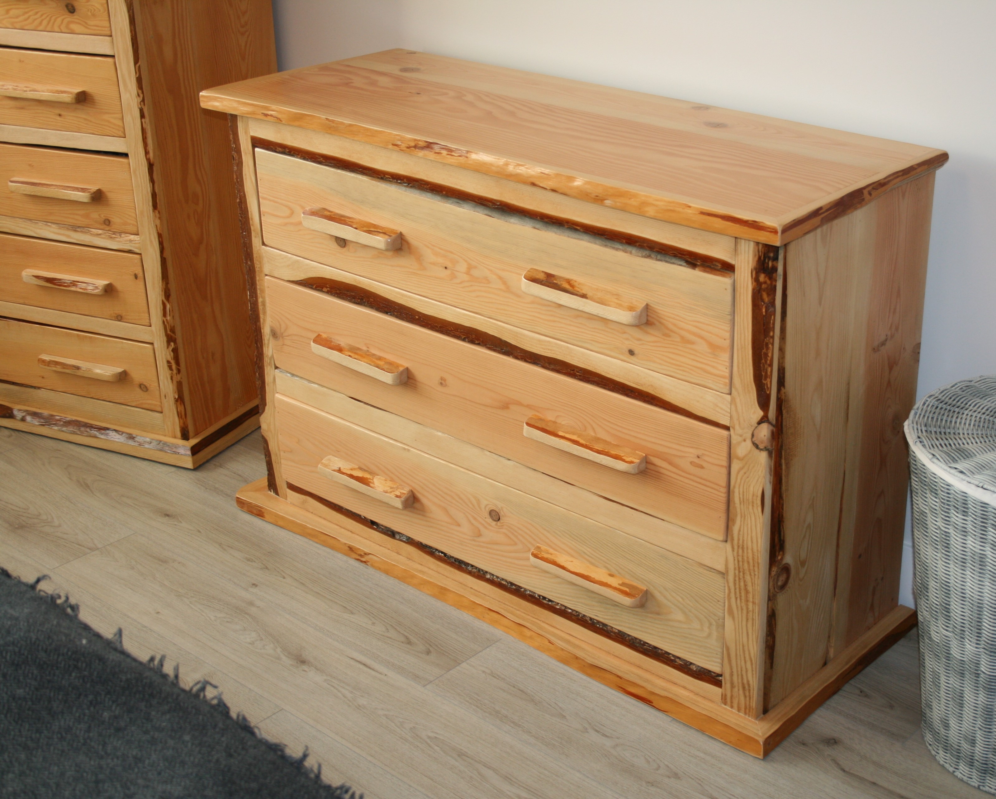 Longdrawer Dresser