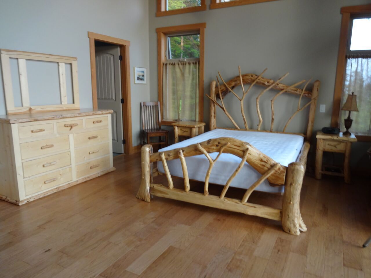 Rootsy Log Bed